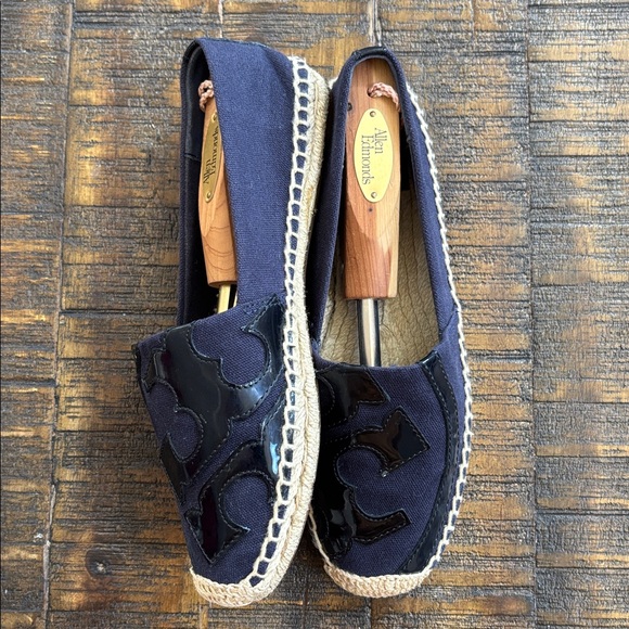 Tory Burch Navy Espadrilles with Classic Front Logo. - Picture 2 of 5